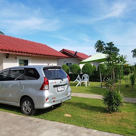 Moon River Resort Ubon Ratchathani Esterno foto