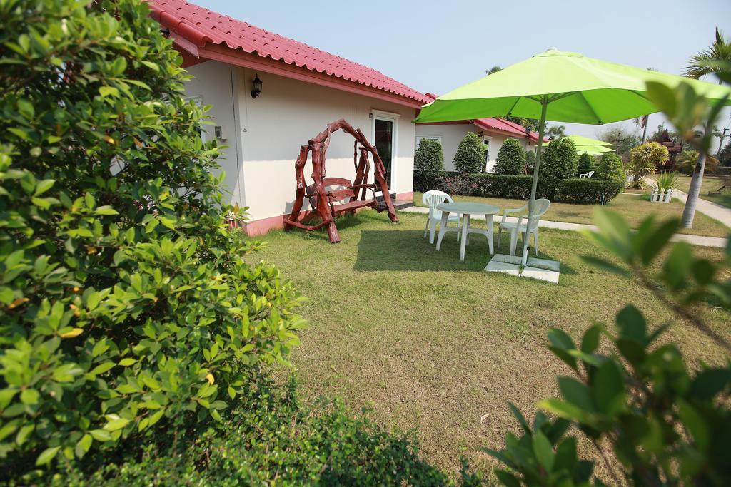 Moon River Resort Ubon Ratchathani Esterno foto