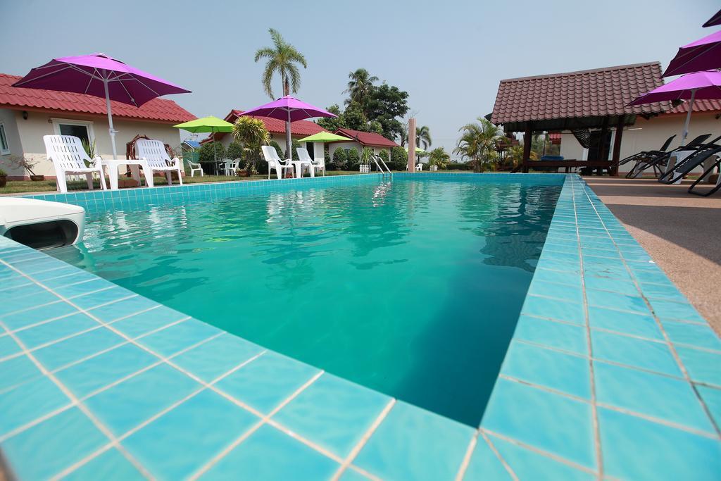 Moon River Resort Ubon Ratchathani Esterno foto