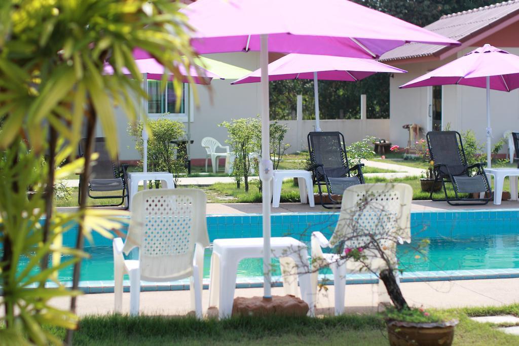 Moon River Resort Ubon Ratchathani Esterno foto