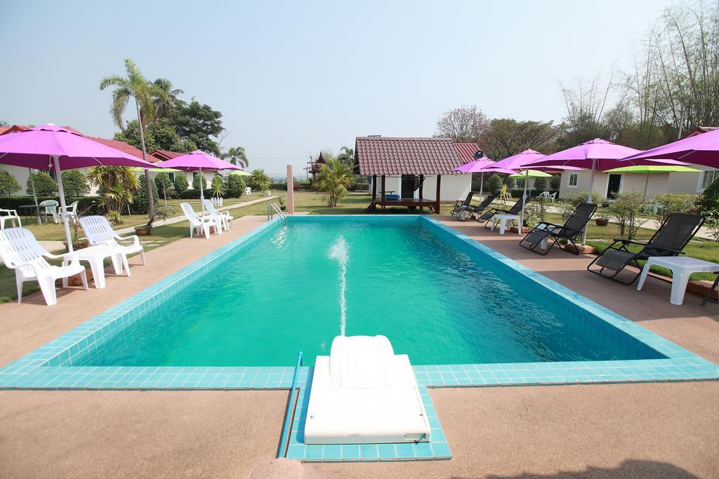 Moon River Resort Ubon Ratchathani Esterno foto