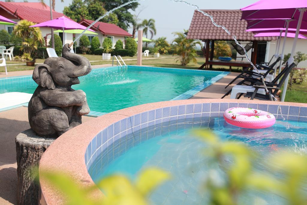 Moon River Resort Ubon Ratchathani Esterno foto