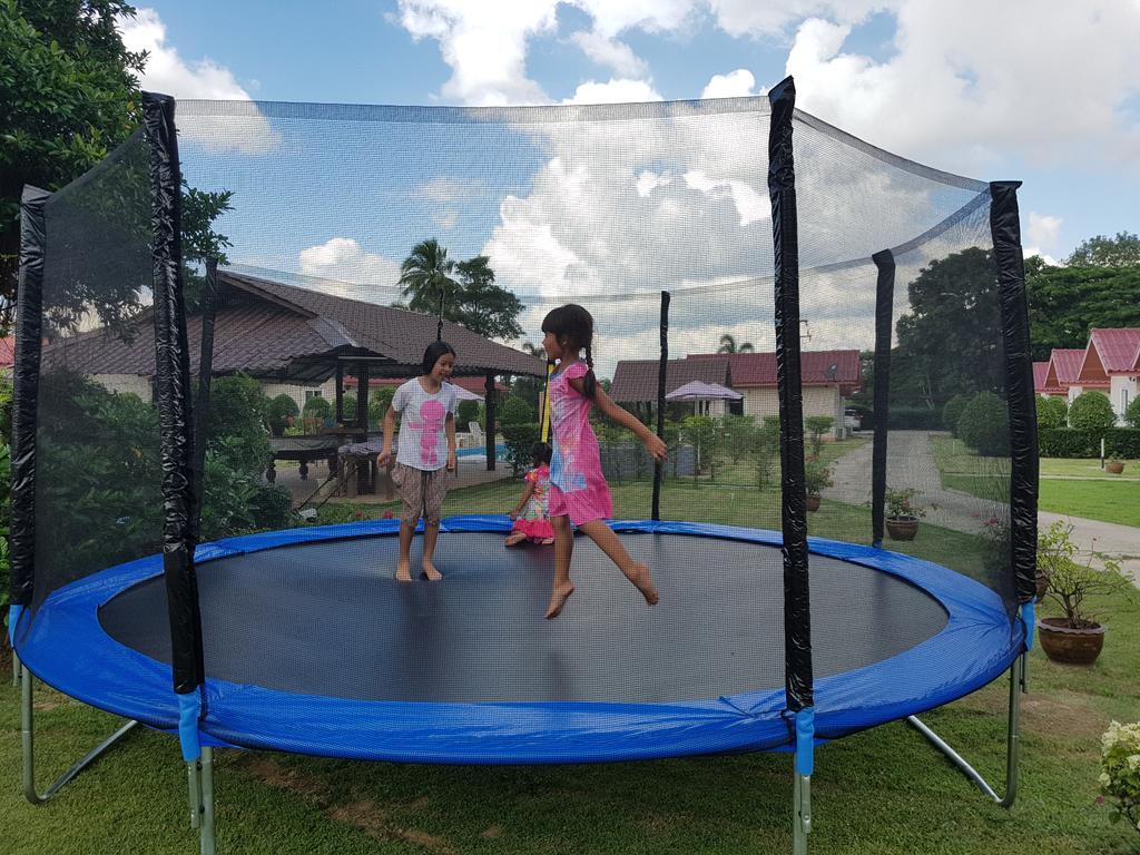 Moon River Resort Ubon Ratchathani Esterno foto